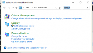 tertulis colour daripada color
